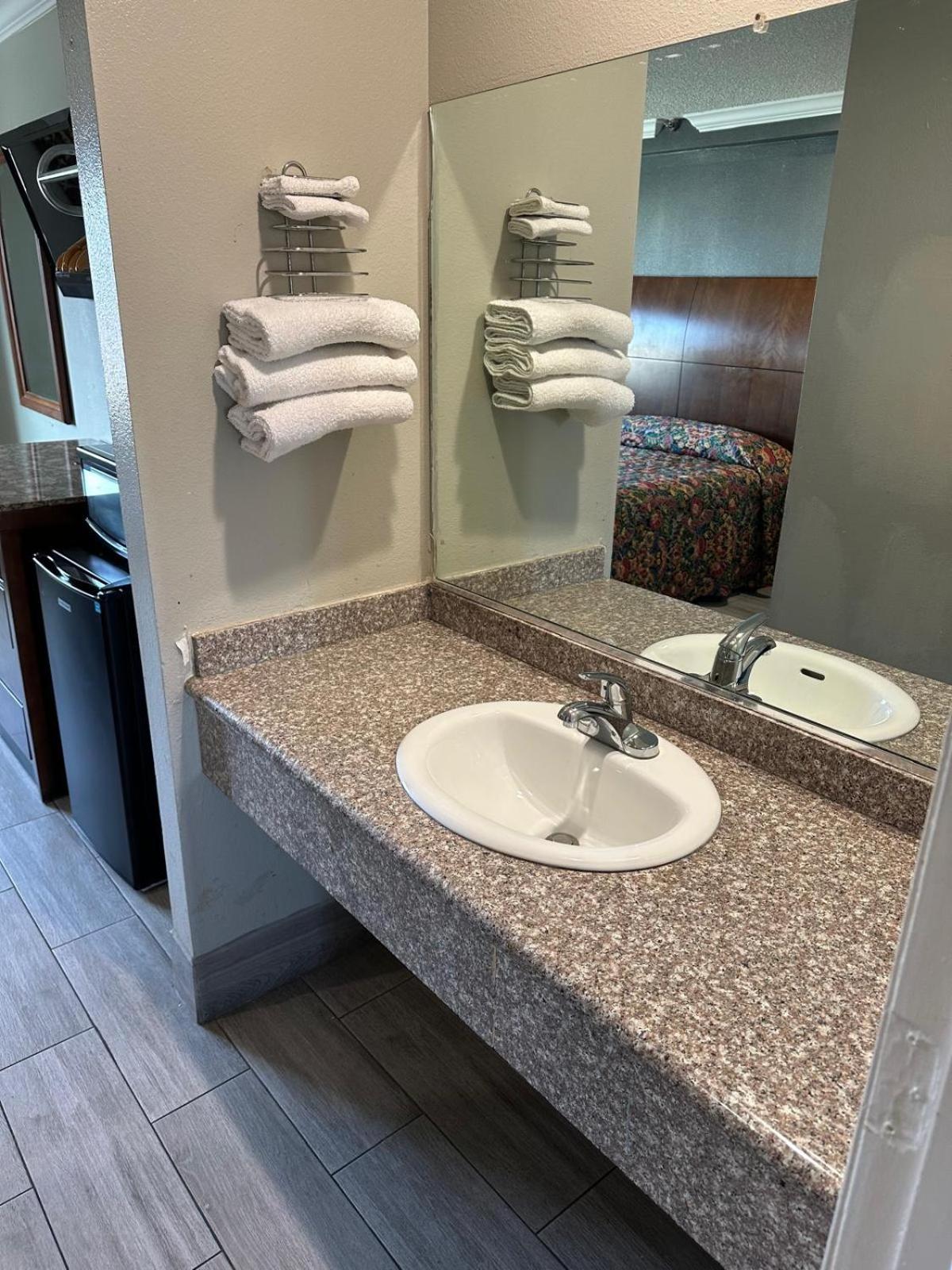Heritage Inn And Suites Corona Εξωτερικό φωτογραφία