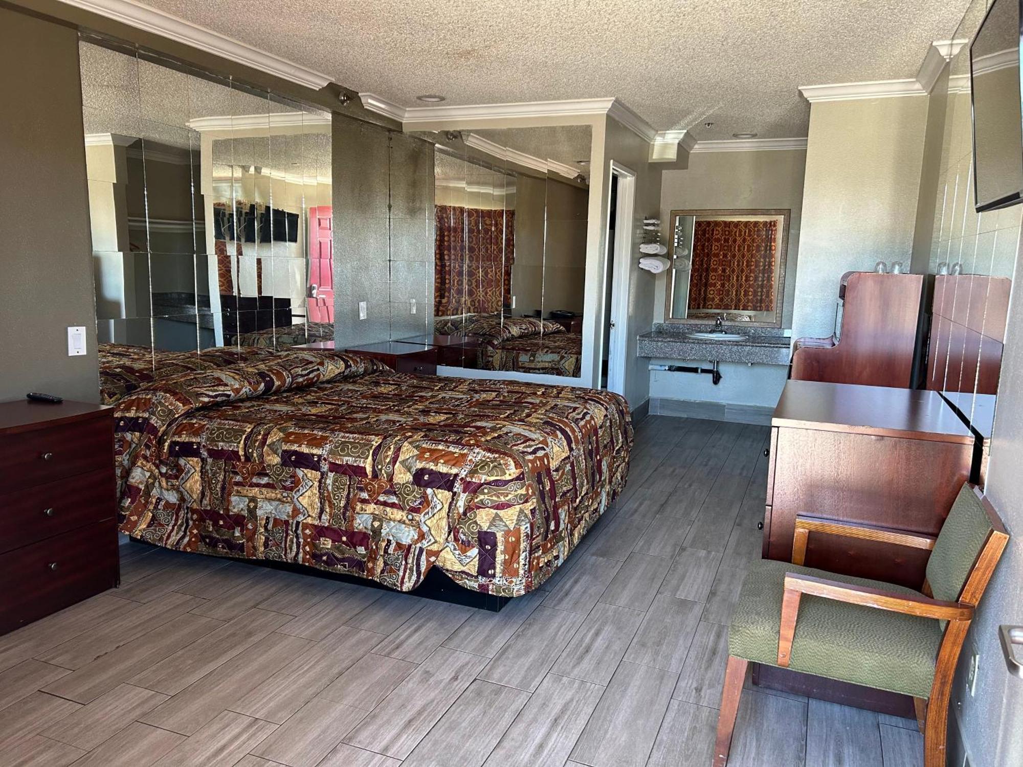 Heritage Inn And Suites Corona Εξωτερικό φωτογραφία
